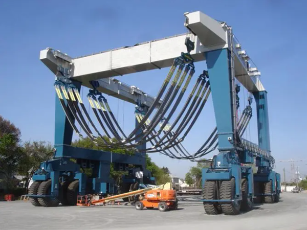 浙江臺(tái)州游艇輪胎吊公司設(shè)備轉(zhuǎn)向方式多樣